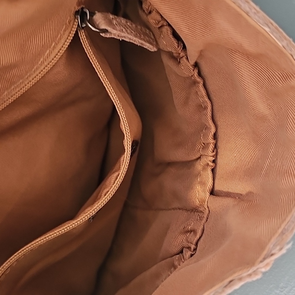 Stylish Tan Crossbody Bagzipper Closure. Adjustable Wide Strap. - Picture 8 of 15
